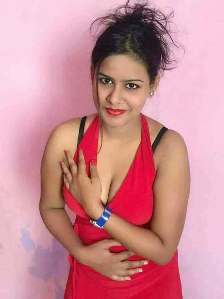 ওর যোনীটা বাইরে থেকেই অনুভব করা যাচ্ছিল-Bangla Choti