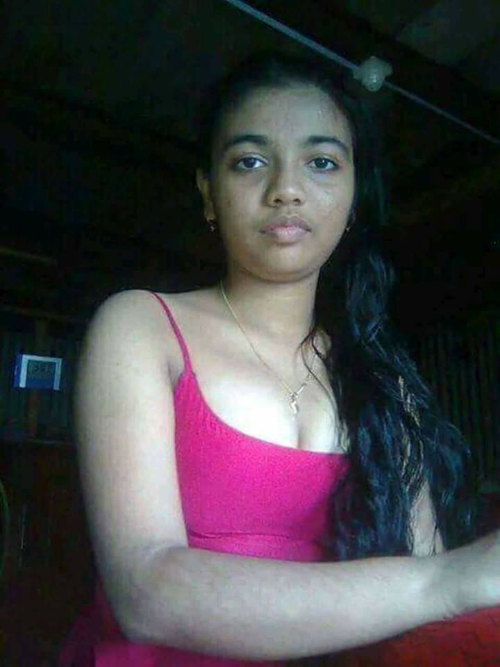 ভালই ফুলে উঠেছে রেহানার মাই দুটো-Bangla Choti